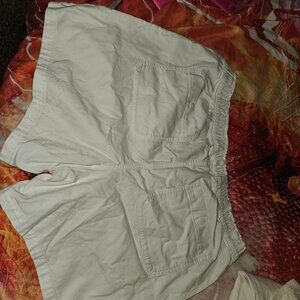 Cute white 2xl stretch shorts